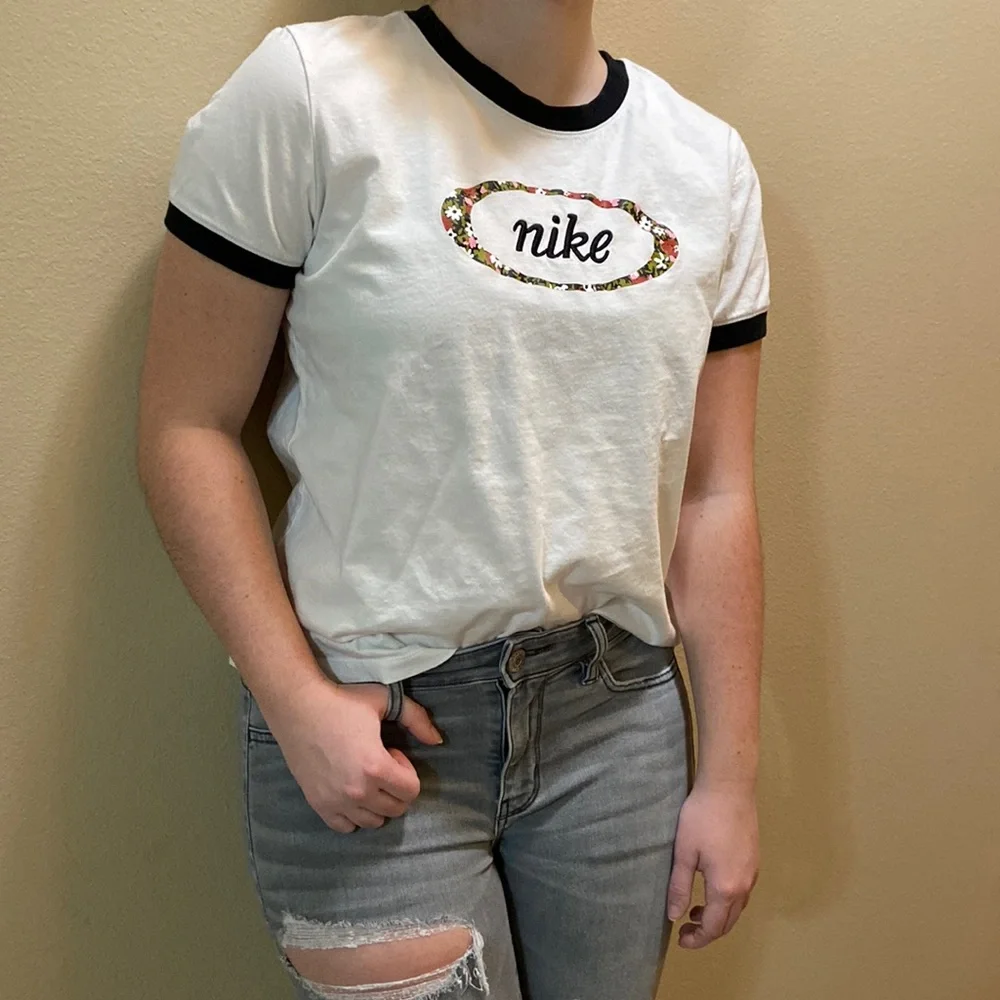 Women’s Nike Embroidered Floral Femme Graphic Ringer Short-Sleeve Tee. Sz L